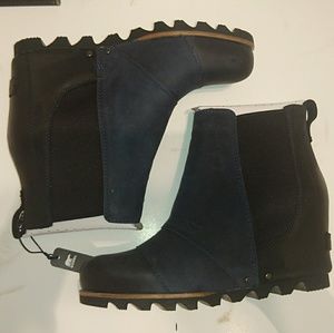 NIB Sorel lea wedge boot collegiate navy black 7